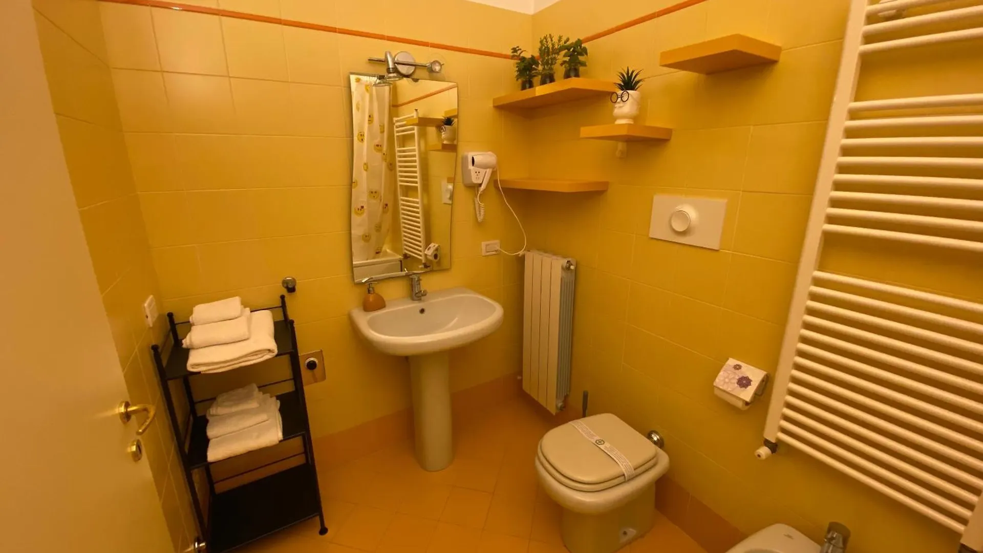 קרמונה Amici Miei Rooms